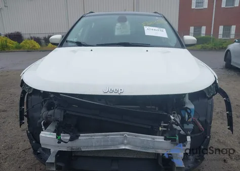 2019 Jeep Compass Latitude 4X4 from USA, damaged, VIN 3C4NJDBB9KT834332